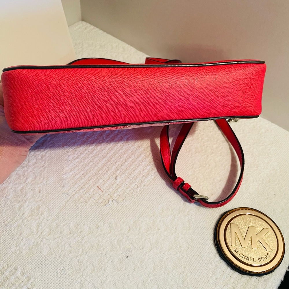 Michael Kors Coral and Light Red Crossbody‎ Bag with Chevron Design - Picture 6 of 12